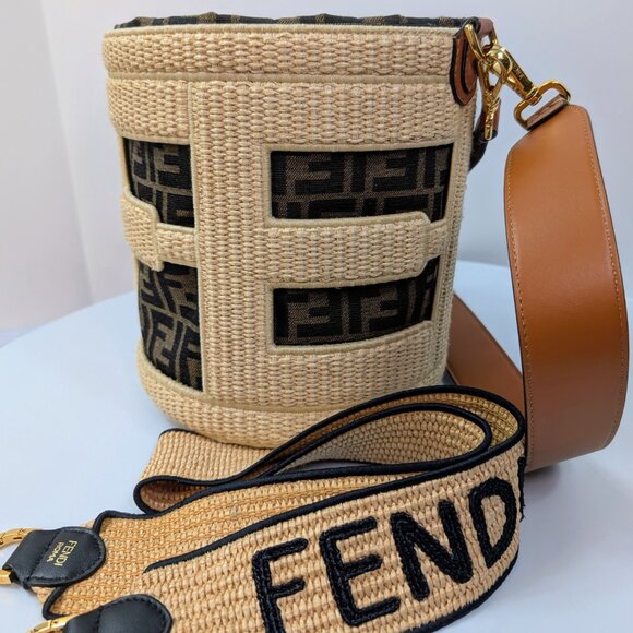 Fendi Step Out Bucket Bag Straw and Zucca Canvas Medium with Rare Strap - Picture 3 of 16